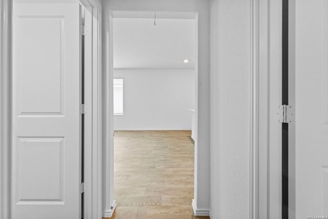 16064 Mahogany Way, Elmendorf, TX 78112