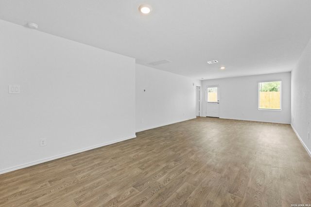 16064 Mahogany Way, Elmendorf, TX 78112