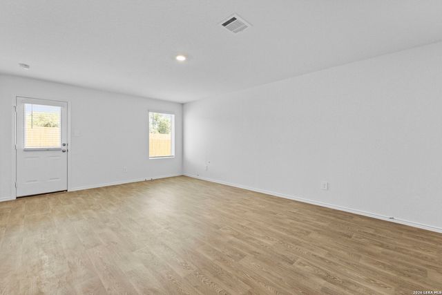 16064 Mahogany Way, Elmendorf, TX 78112