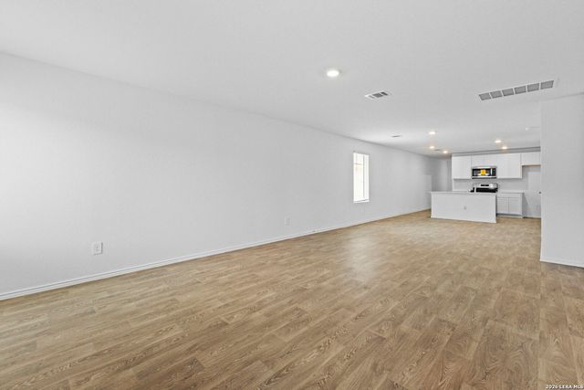 16064 Mahogany Way, Elmendorf, TX 78112
