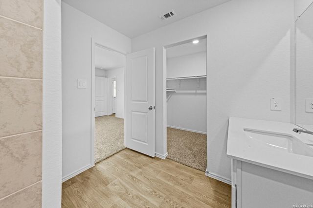 16064 Mahogany Way, Elmendorf, TX 78112