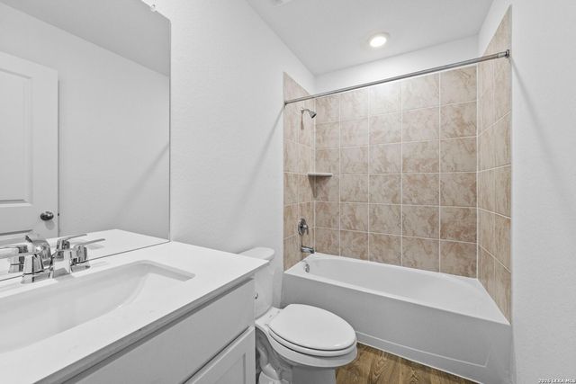 16064 Mahogany Way, Elmendorf, TX 78112
