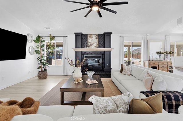 15454 Tuscola, Apple Valley, CA 92307