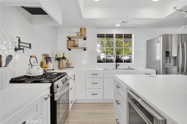 15454 Tuscola, Apple Valley, CA 92307