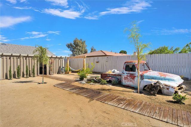 15454 Tuscola, Apple Valley, CA 92307