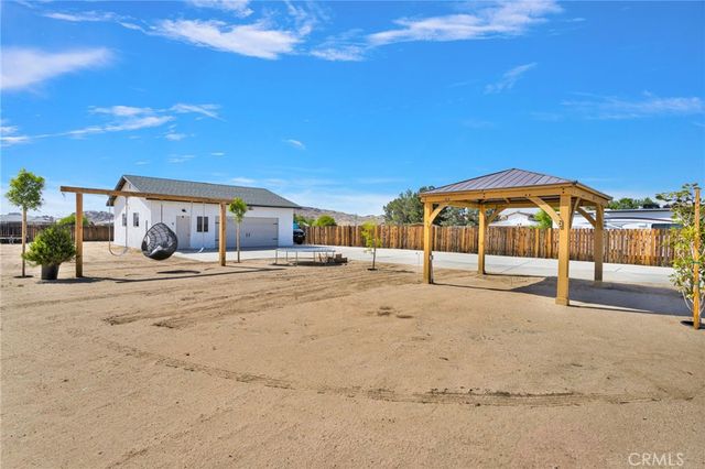15454 Tuscola, Apple Valley, CA 92307