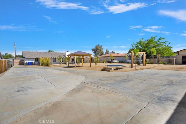 15454 Tuscola, Apple Valley, CA 92307