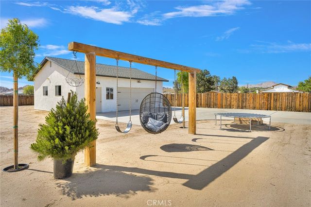 15454 Tuscola, Apple Valley, CA 92307