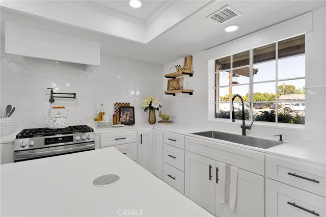 15454 Tuscola, Apple Valley, CA 92307