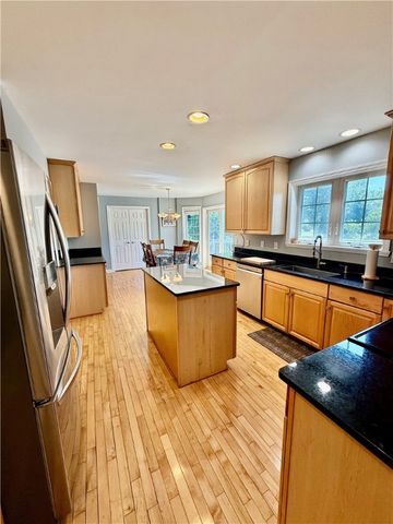 15 Meadows End, Penfield, NY 14580
