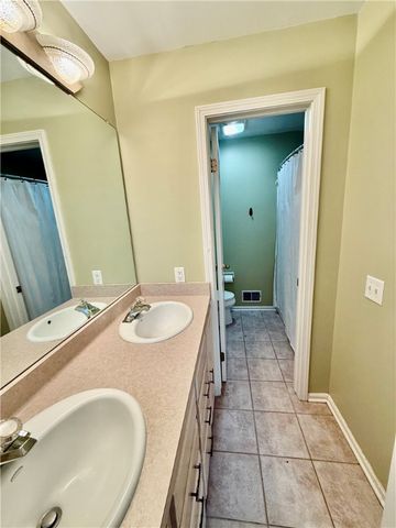 15 Meadows End, Penfield, NY 14580