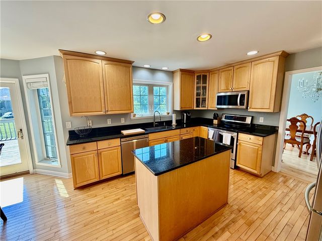 15 Meadows End, Penfield, NY 14580