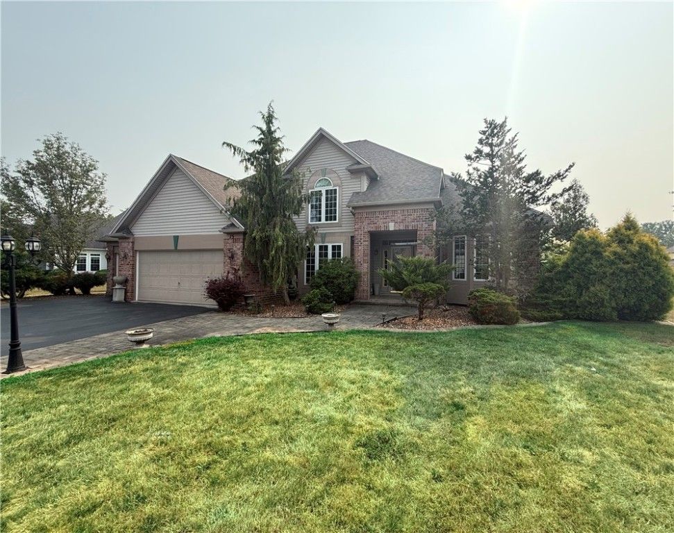 15 Meadows End, Penfield, NY 14580