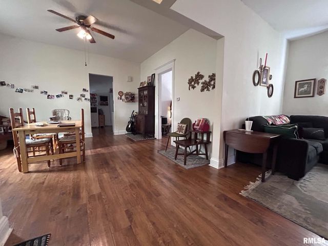 838 S DOUGLAS Avenue, Springfield, IL 62704