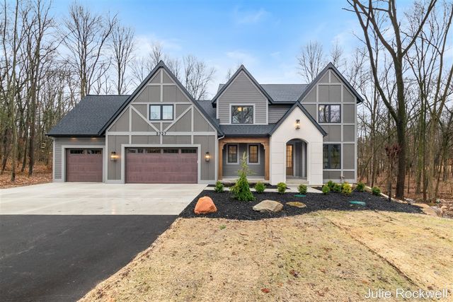 3727 Buttrick Avenue, Ada, MI 49301