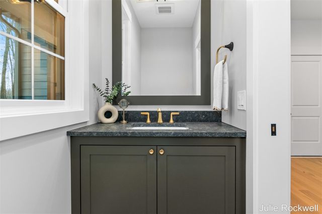 3727 Buttrick Avenue, Ada, MI 49301