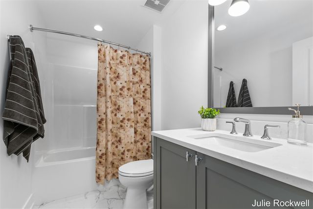 3727 Buttrick Avenue, Ada, MI 49301