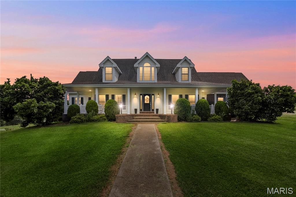 151 Turkey Creek Farm Lane, Hawk Point, MO 63349