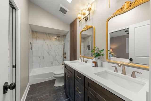 641 N Highview Avenue, Addison, IL 60101