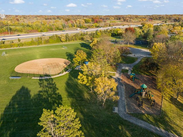 641 N Highview Avenue, Addison, IL 60101