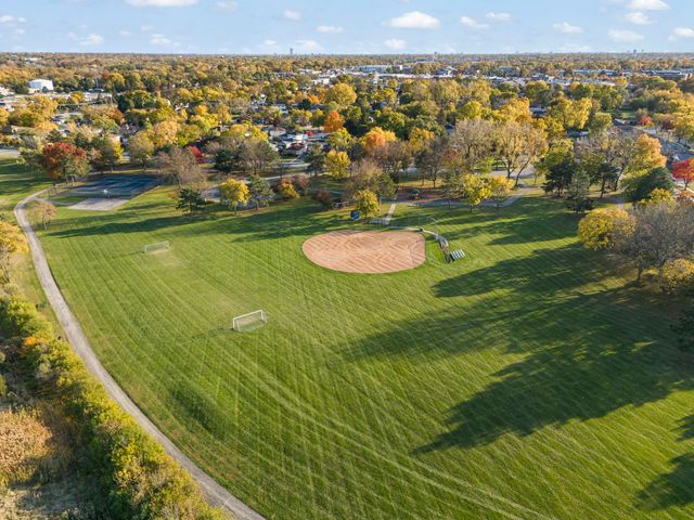 641 N Highview Avenue, Addison, IL 60101