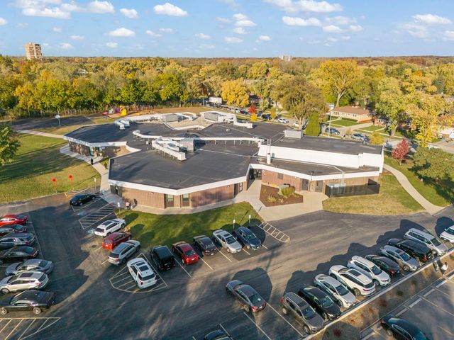 641 N Highview Avenue, Addison, IL 60101