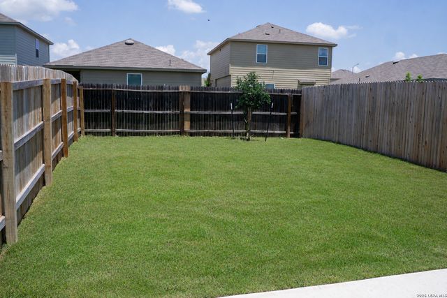 3932 Abbott Pass Unit 102, St Hedwig, TX 78152