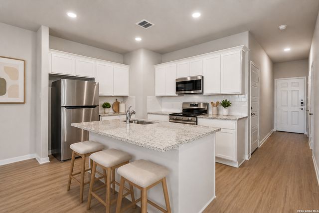 3932 Abbott Pass Unit 102, St Hedwig, TX 78152