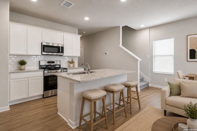3932 Abbott Pass Unit 102, St Hedwig, TX 78152