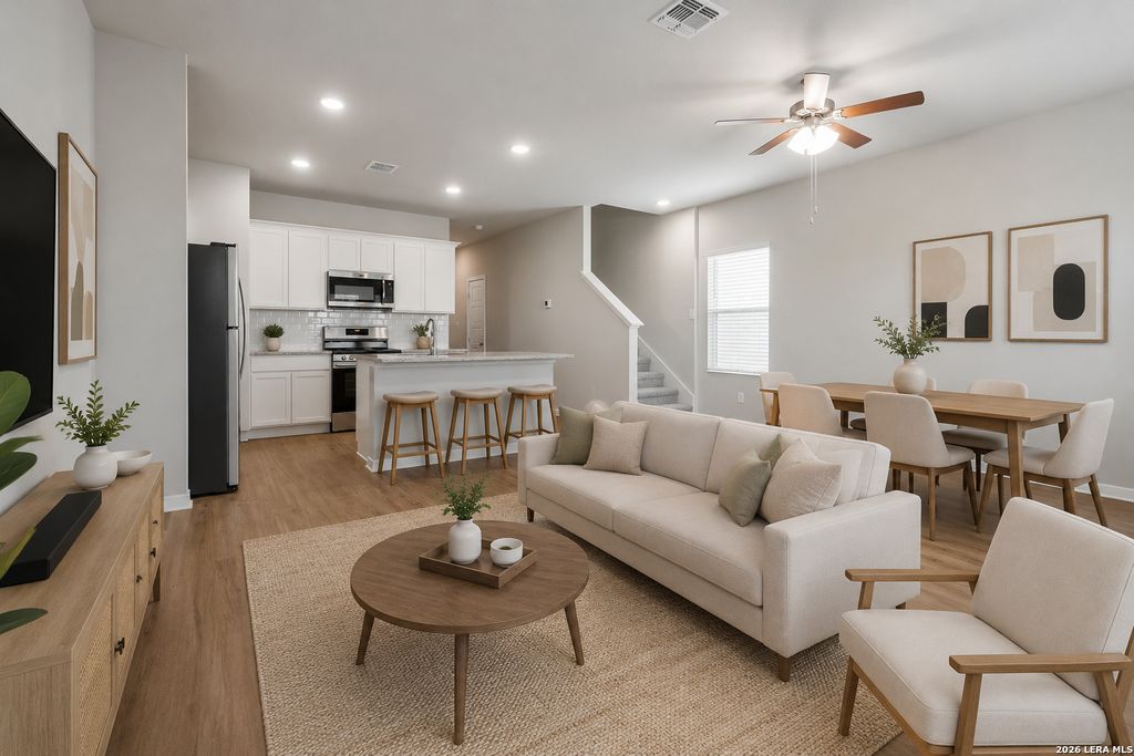 3932 Abbott Pass Unit 102, St Hedwig, TX 78152