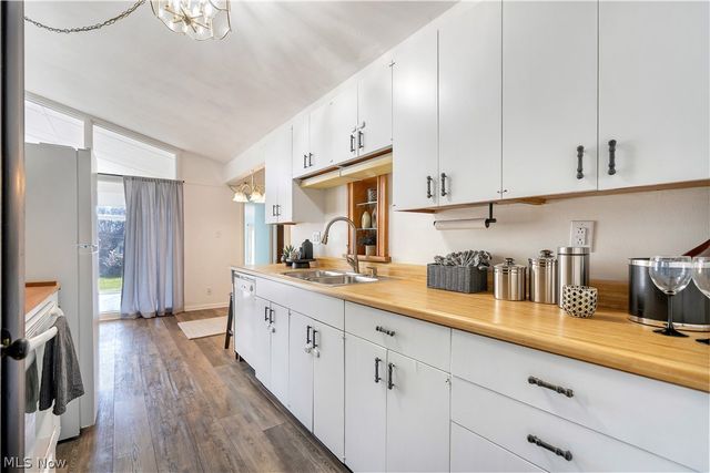 1718 Fernwood Boulevard, Alliance, OH 44601