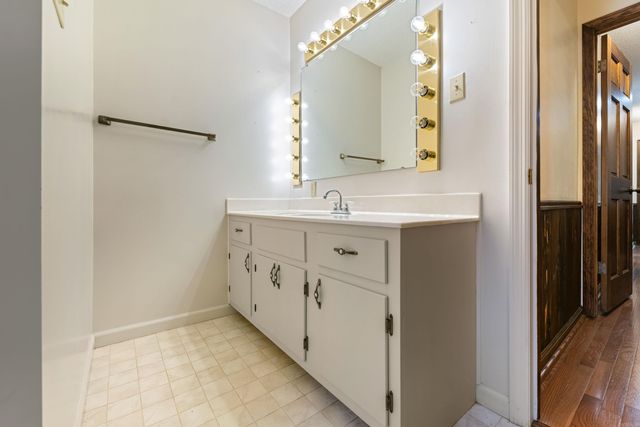 5 Treasure Hills Rd Road, Conway, AR 72032