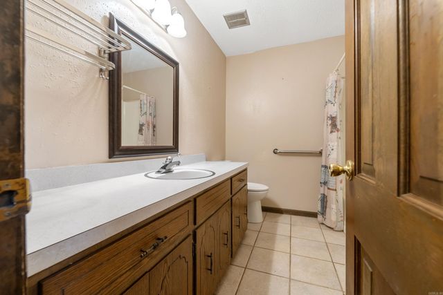 5 Treasure Hills Rd Road, Conway, AR 72032