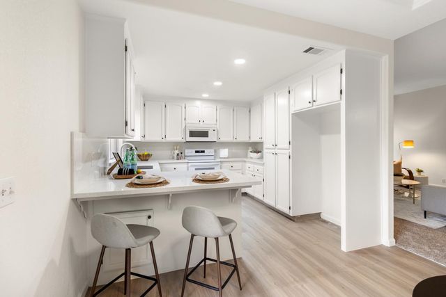 2426 W Tokay St, Lodi, CA 95242