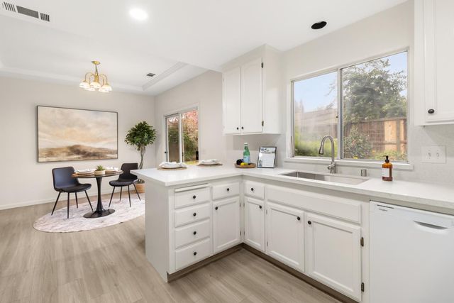 2426 W Tokay St, Lodi, CA 95242