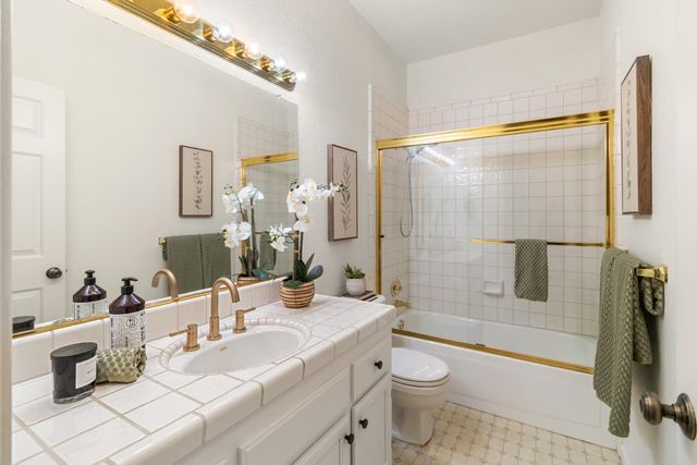 2426 W Tokay St, Lodi, CA 95242