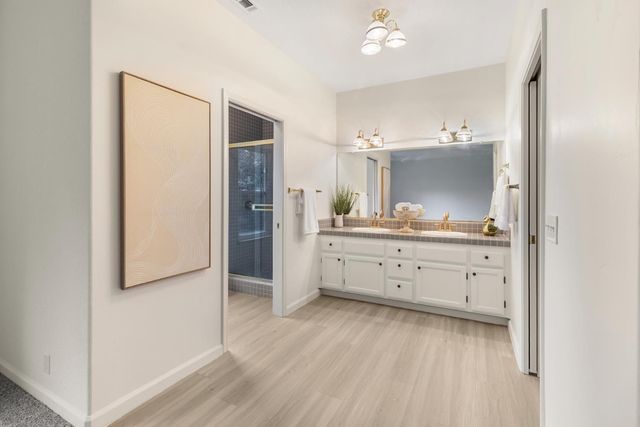 2426 W Tokay St, Lodi, CA 95242