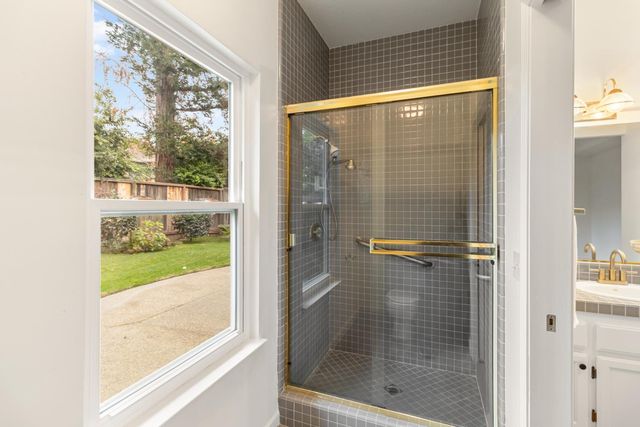 2426 W Tokay St, Lodi, CA 95242