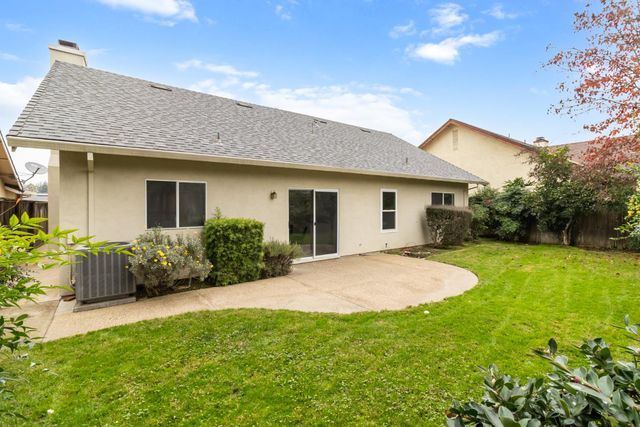 2426 W Tokay St, Lodi, CA 95242