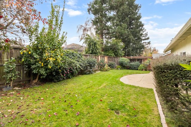 2426 W Tokay St, Lodi, CA 95242