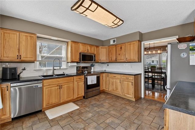 412 S NORMANDY Drive, Olathe, KS 66061