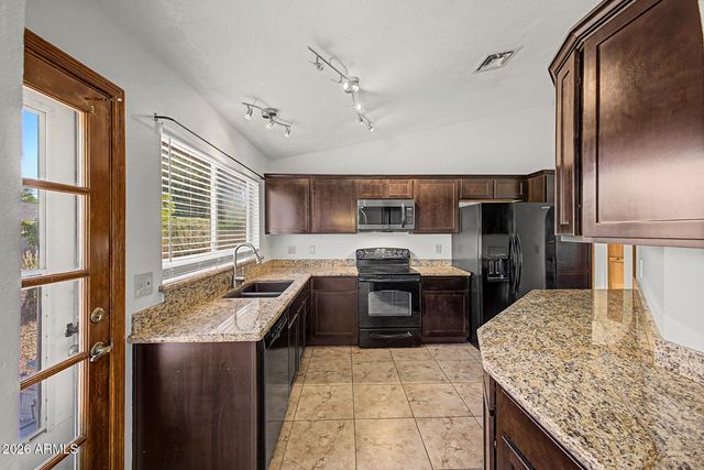 807 E AIRE LIBRE Avenue, Phoenix, AZ 85022