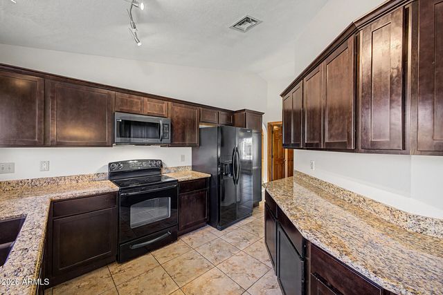 807 E AIRE LIBRE Avenue, Phoenix, AZ 85022