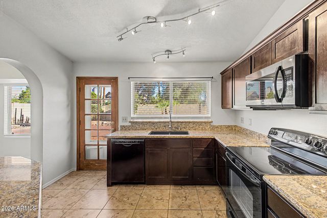 807 E AIRE LIBRE Avenue, Phoenix, AZ 85022