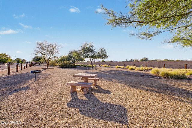 807 E AIRE LIBRE Avenue, Phoenix, AZ 85022