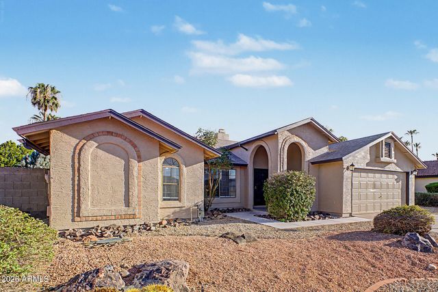 807 E AIRE LIBRE Avenue, Phoenix, AZ 85022