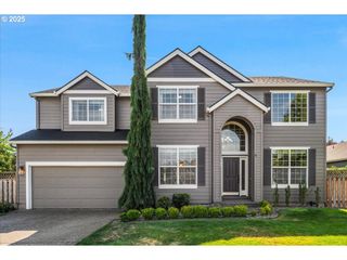 1100 Se WALTER Cir, Troutdale, OR 97060