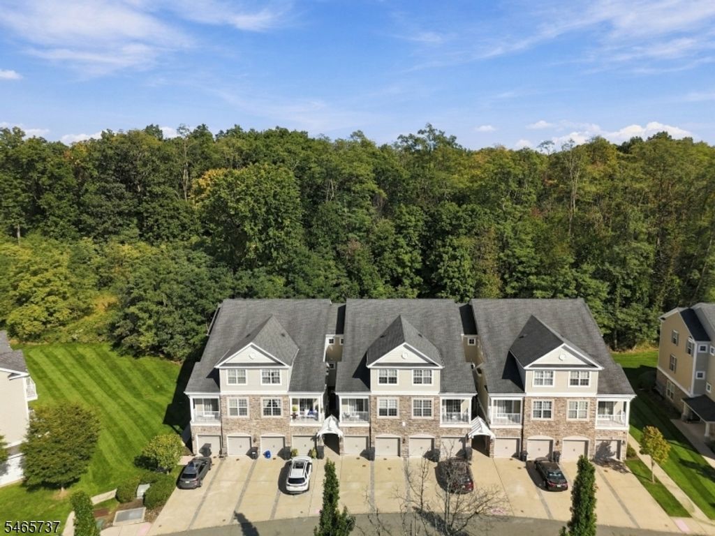 305 Waterview Ct 305, Hanover Twp., NJ 07927 — exterior