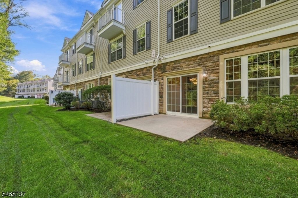 305 Waterview Ct 305, Hanover Twp., NJ 07927 — photo 2