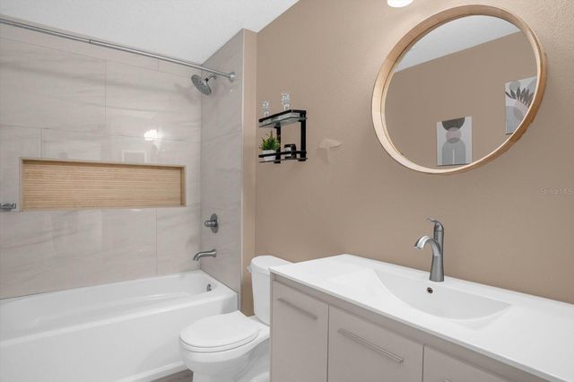 2037 DARLIN CIRCLE, Orlando, FL 32820